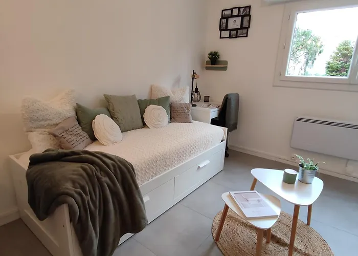 Cosy, Securisee, Parking Prive דירה